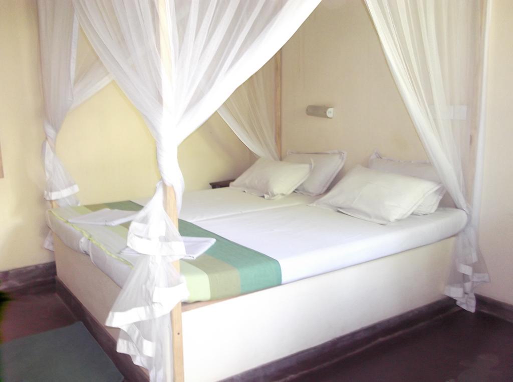 Gecko Restaurant & Rooms Vịnh Arugam Ngoại thất bức ảnh