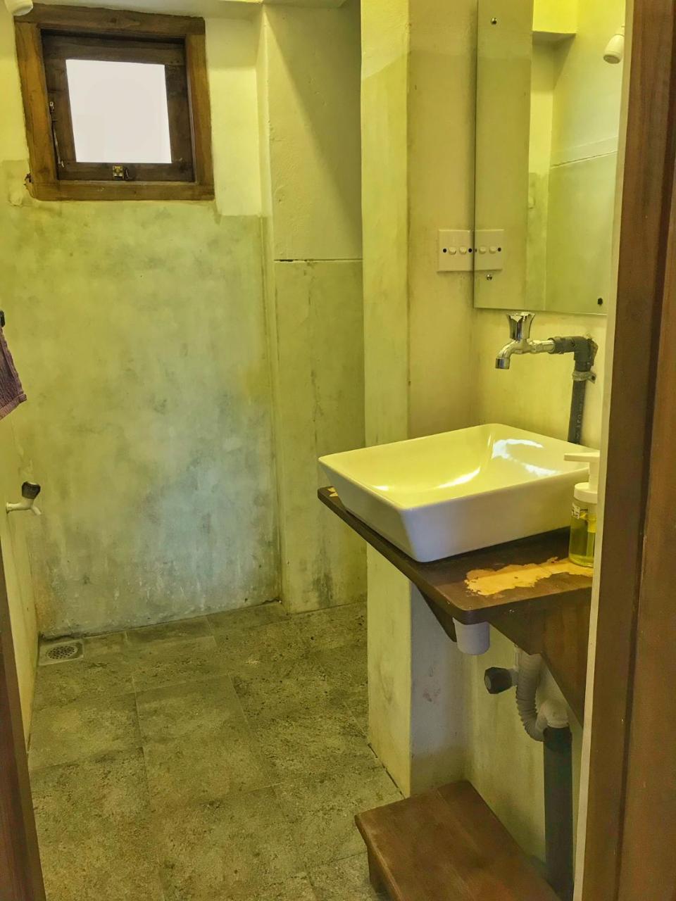 Gecko Restaurant & Rooms Vịnh Arugam Ngoại thất bức ảnh