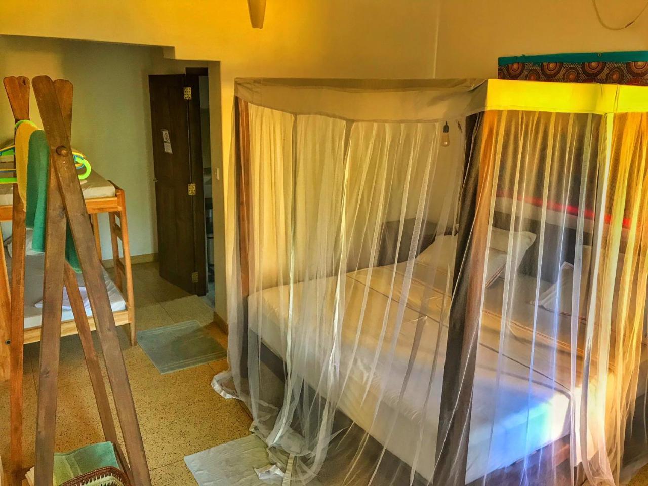 Gecko Restaurant & Rooms Vịnh Arugam Ngoại thất bức ảnh